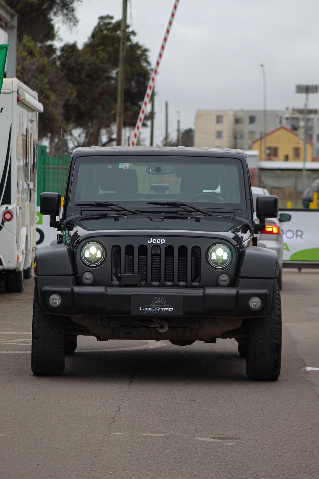 Jeep Wrangler Sport — foto 7 de 10